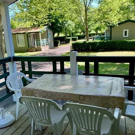 Camping Le Pre * Montaigut-le-Blanc (Puy-de-Dome)