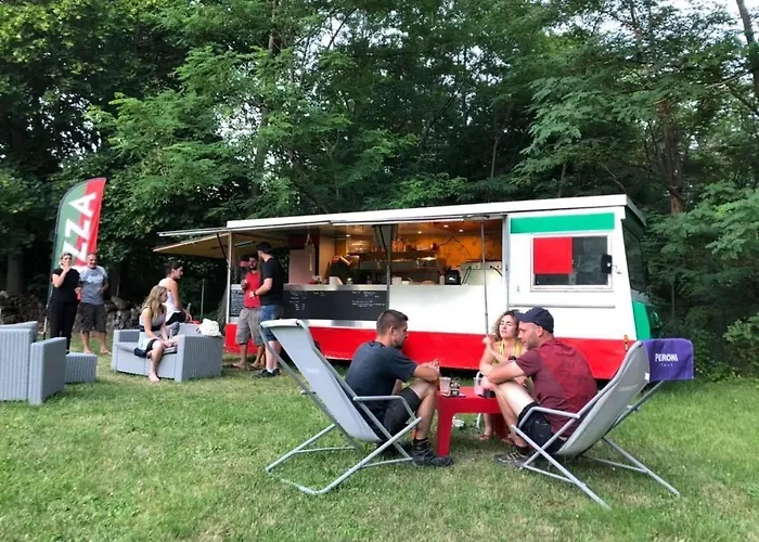 Otel Camping Le Pre Montaigut-le-Blanc (Puy-de-Dome)